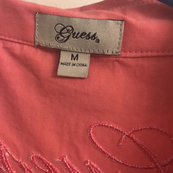 SALE!!! NWOT GUESS TOP ๐ฅ๐ฅ๐ฅ๐ฅ - Picture 2 of 5